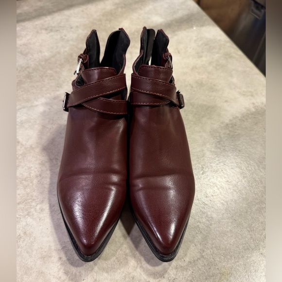 Woman’s Size 36 Pink Martini Booties - Picture 4 of 7